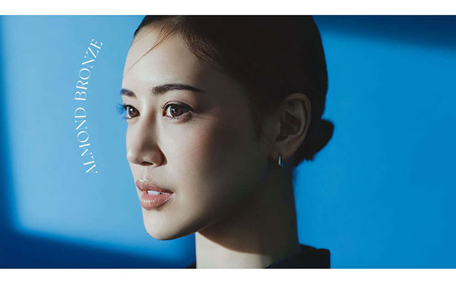 藤井夏恋さんアーモンドブロンズ着用写真|藤井夏恋プロデュース,ワンデーカラコン,エンジェルアイズby KARENFUJII|エンジェルアイズ by KAREN FUJII(ANGEL EYES by KAREN FUJII)