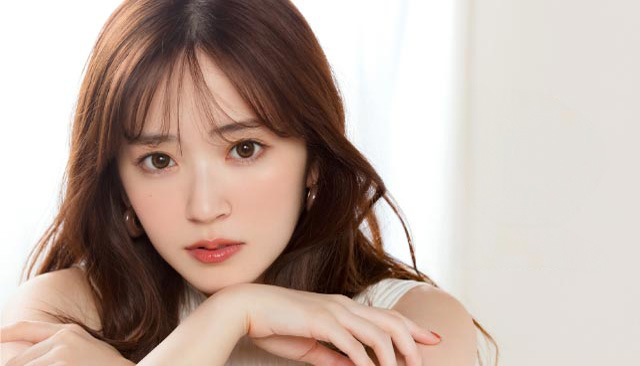 イメージモデル鈴木愛理。アイドル・歌手・モデルとして幅広く活動する鈴木愛理さん。王道的な可愛さと大人っぽさを兼ね備えたナチュラルな魅力が、世代を超えて支持されています。キャンディーマジックBLBの“ずるいくらい、可愛く盛れる”デザインとぴったりマッチしていると好評です。