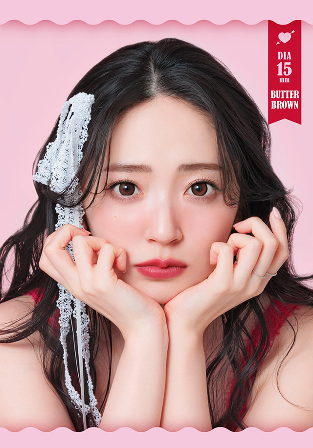 鈴木愛理ちゃんバターブラウン装用写真|鈴木愛理イメージモデルのファビュラス(FABULOUS)は大人気シリーズレヴィア、キャンディーマジック、シークレットキャンディーマジックの人気カラーを選抜しDIA&着色直径を史上最大にパワーアップしたナチュラルに盛れるマンスリーカラコン