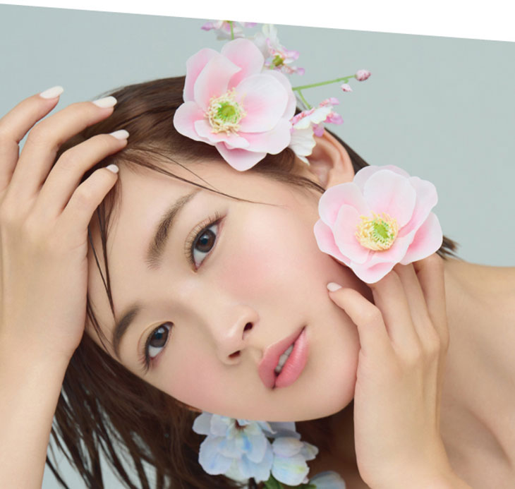 紗栄子イメージモデルカラコンミッシュブルーミン(Miche Bloomin) クリアグレージュ 紗栄子着用写真