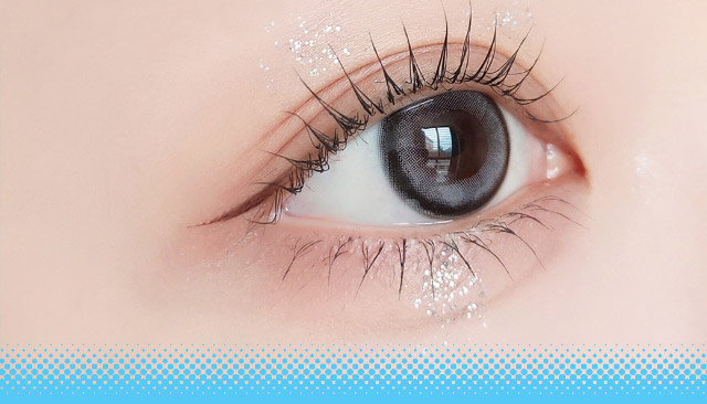 ランウェイグレー装用写真|最新の韓国トレンドを盛り込んで表現したワンデーカラコン【クラセスト(Qrsessed)】ワンデーカラコン,1day,DIA14.2mm,含水率38.0%,低含水