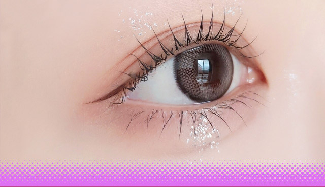 クラウドグレー装用写真|最新の韓国トレンドを盛り込んで表現したワンデーカラコン【クラセスト(Qrsessed)】ワンデーカラコン,1day,DIA14.2mm,含水率38.0%,低含水