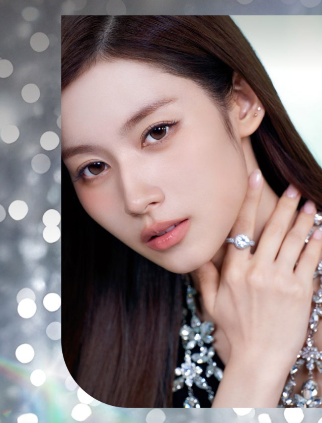 TWICE サナイメージモデルのワンデーカラコンラディリスのナチュラルフレームシリーズ|自信を語る、主役のまなざし TWICE サナイメージモデルのワンデーカラコン【RADIRIS(ラディリス)】1day,10枚入り,DIA14.0mm,BC8.6mm