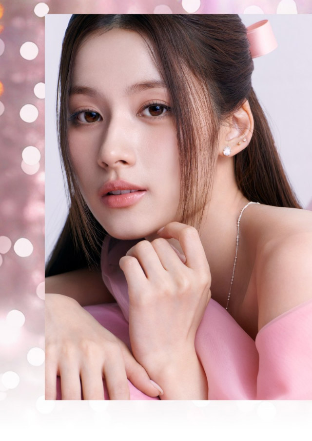 TWICE サナイメージモデルのワンデーカラコンラディリスのソフトグロウシリーズ|自信を語る、主役のまなざし TWICE サナイメージモデルのワンデーカラコン【RADIRIS(ラディリス)】1day,10枚入り,DIA14.0mm,BC8.6mm