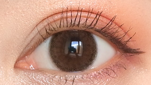 エンジェルカラー バンビシリーズ ナチュラル ピュアブラウンの装用画像