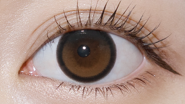 オーレンズ ビッググローイワンデー モカブラウン 装用画像