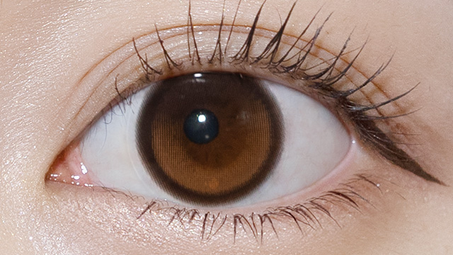 オーレンズ ビッググローイワンデー ヘーゼル 装用画像