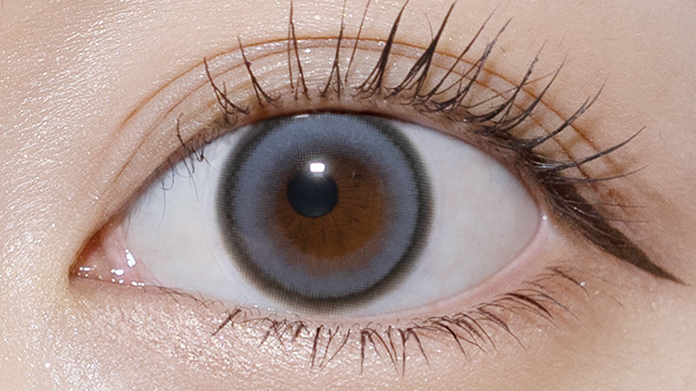 ワンデーリフレア エーアイ ネクストブルー 装用画像