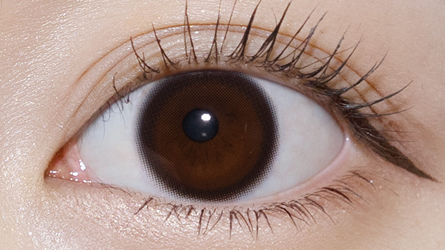 メビラージュ シルキーモカ 装用画像