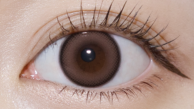 オーレンズ ムードナイトワンデー ムードチョコ 装用画像