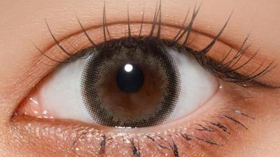 チャーナグレージュ 装用画像