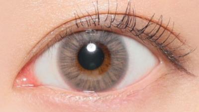 オレンジブラウン 装用画像