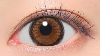 ミミブラウン 装用画像