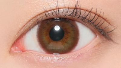 ブラウン 装用画像