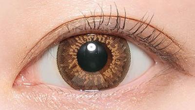 ゴシップブラウン 装用画像