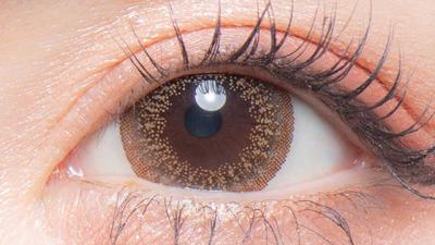 メガシャイニーブラウン 装用画像