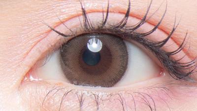 ナチュラルシルキーブラウン 装用画像