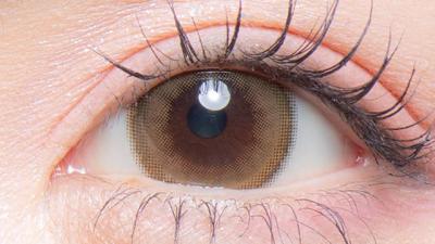 ナチュラルヘーゼルブラウン 装用画像