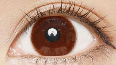 ブラウン 装用画像