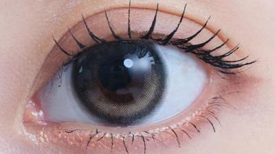 アイコニックブラウン 装用画像