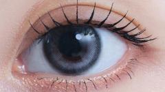 アイスター アイコニックグレー NAYEON(ナヨン) 装用画像