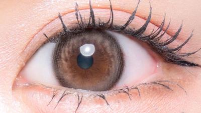 リングラージブラウン(ぱちくりベアー) 装用画像