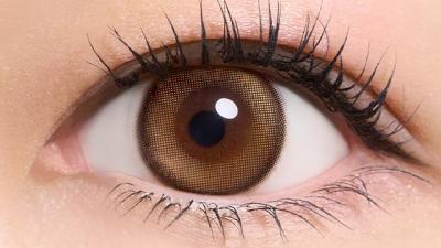 光のブラウン 装用画像