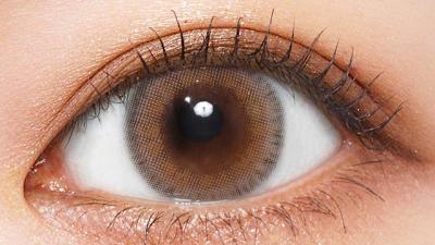 コケティッシュブラウン 装用画像