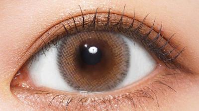 コケティッシュブラウン 装用画像