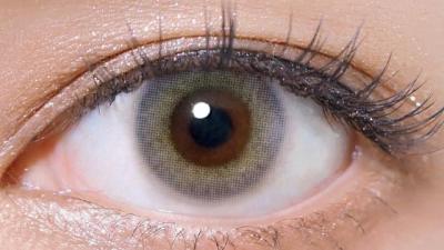 スモーキーグレージュ 装用画像