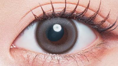 ミューグレージュ 装用画像