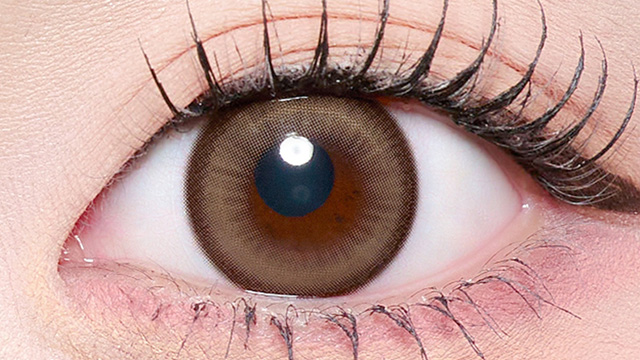 momoho(ももほ)イメージモデルの度あり度なしワンデーマランマラン サンリットラテの装用画像