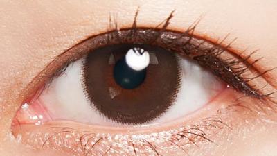 ブラウン 装用画像