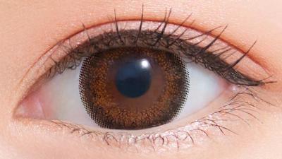 シエルブラウン CYL-0.75 AXIS180° 装用画像