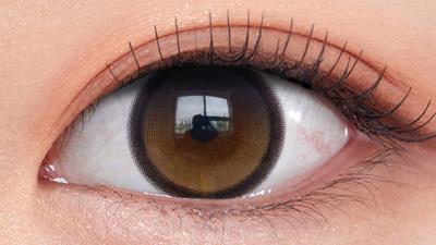 モカブラウン 装用画像