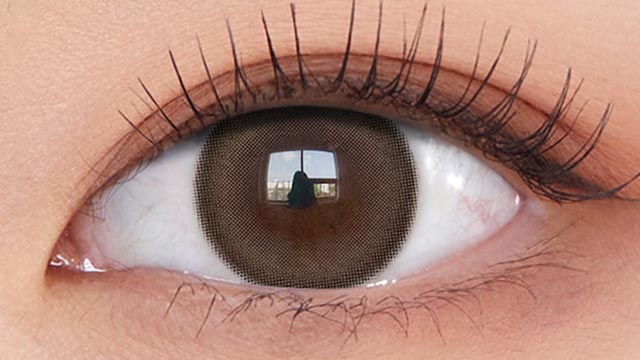 オーレンズ ムードナイトワンデー ムードブラウン 装用画像
