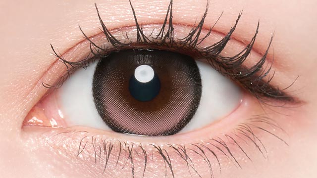 希空イメージモデルの度あり度なしワンデープリンキス ロージーキスの装用画像