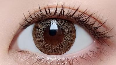 ミミアンバー 装用画像