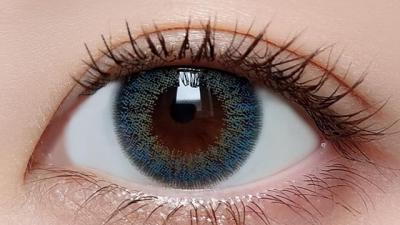 ミミアクアマリン 装用画像