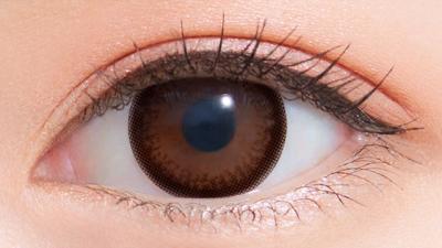 ブラウン CYL-0.75 AXIS90° 装用画像