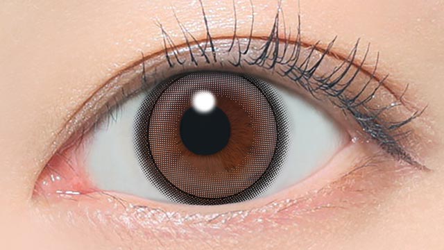 KIM CHAEWON (キム・チェウォン)イメージモデルの度あり度なしワンデーレヴィアワンデー(カラー) スティルレイの装用画像