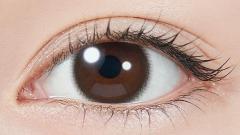 トパーズ トーリック(乱視用) ベイビーエスプレッソトーリック CYL-0.75 指原莉乃(さっしー) 装用画像