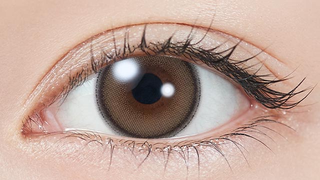 指原莉乃(さっしー)イメージモデルの度あり度なし1ヶ月トパーズ ワンマンス ゼリークォーツの装用画像