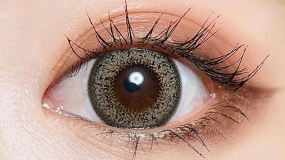 アッシュブラウン 装用画像