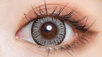 ヘーゼル 装用画像