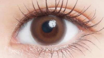 シロップブラウン 装用画像