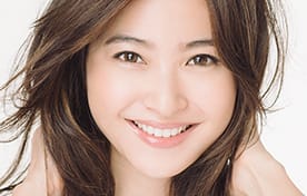 絵美里イメージモデル|UVカットとうるおい高含水度ありワンデー!通販送料無料・当日発送で好評販売中