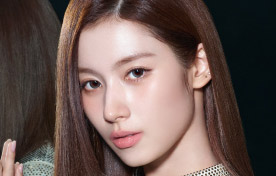 TWICE サナイメージモデルのワンデーカラコン『RADIRIS(ラディリス)』