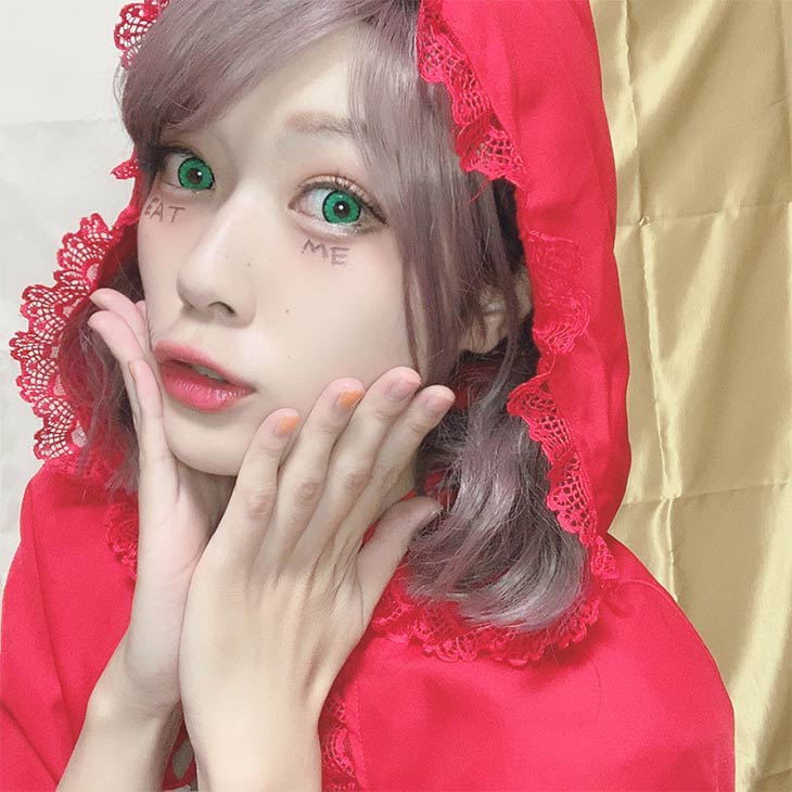 モアコンモデル ハルのハロウィンコスプレ 赤ずきんの画像