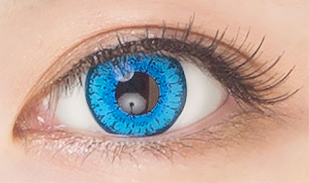 エティアクールワンデー ブルーローズの装用画像